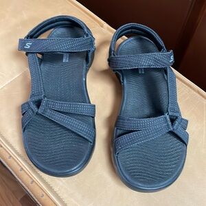 Skechers Women's Go Walk Flex Sublime Sandal black size 7 EUC